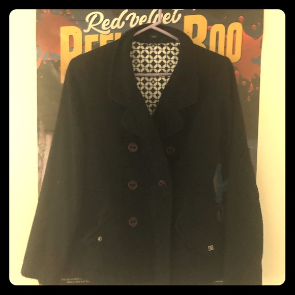 I'm selling this DG coat small - Picture 1 of 2